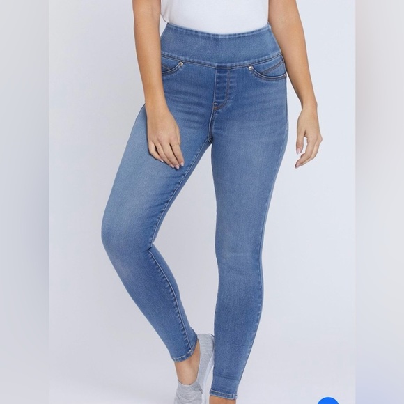 Nine West Denim - Nine West Light Wash jeans